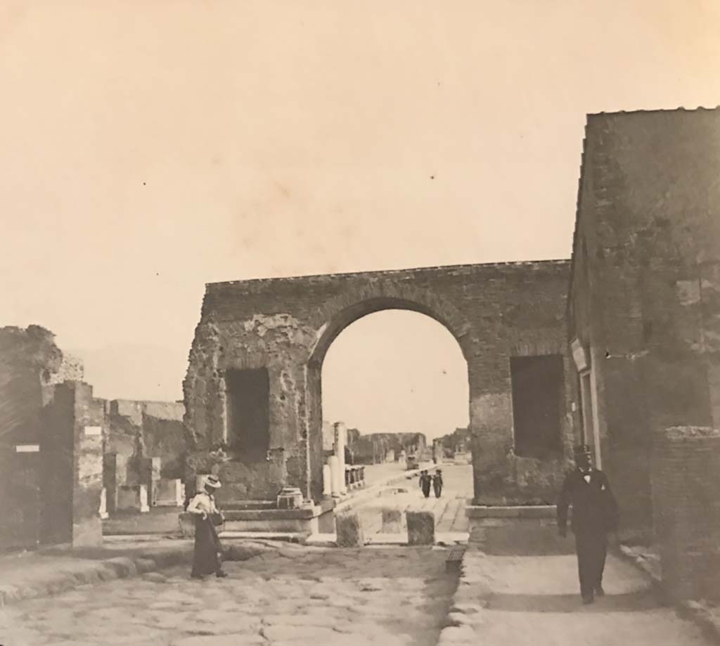 Via del Foro, Pompeii. Undated photo (c.1900-1920). Looking south through Arch of Caligula towards Forum. 
On the right is the area now occupied by the Restaurant.  Photo courtesy of Rick Bauer.
