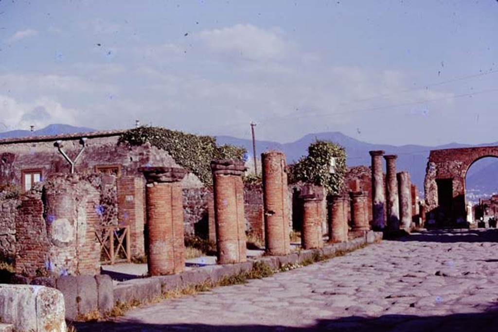 Via del Foro, east side, Pompeii, 1978. Looking south along VII.4. Photo by Stanley A. Jashemski.   
Source: The Wilhelmina and Stanley A. Jashemski archive in the University of Maryland Library, Special Collections (See collection page) and made available under the Creative Commons Attribution-Non Commercial License v.4. See Licence and use details. J78f0091