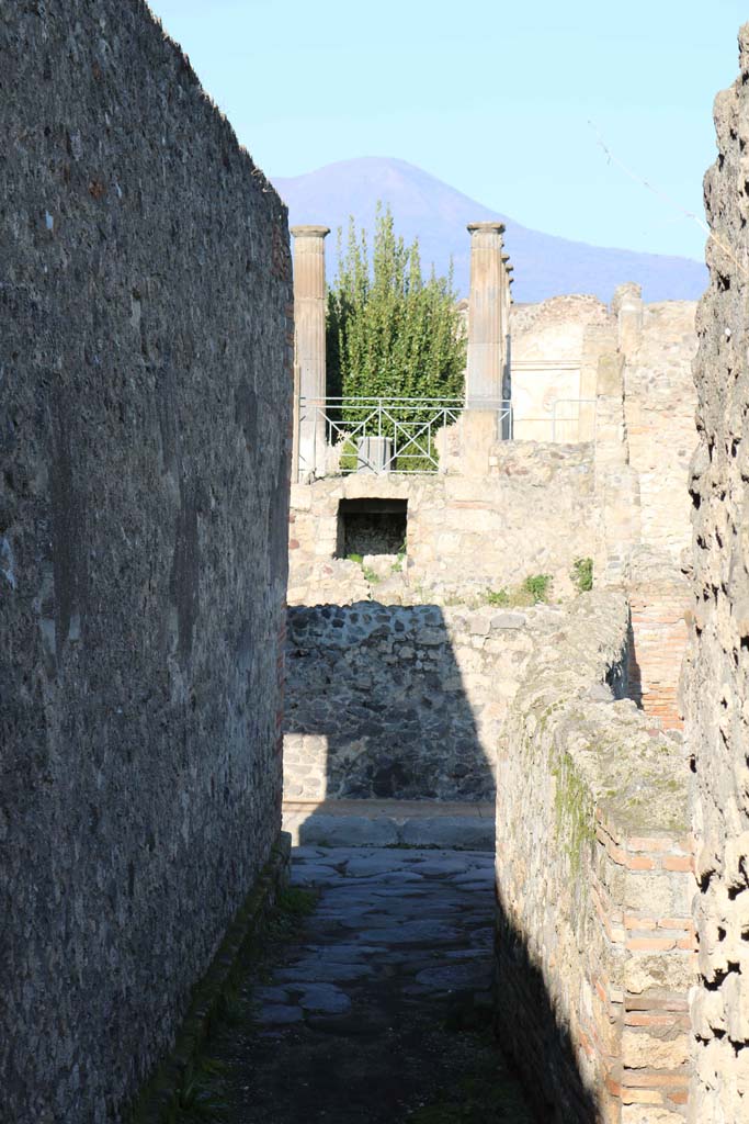 VIII.7.27, Pompeii. December 2018. 
Looking north towards Via del Tempio d’Iside. Photo courtesy of Aude Durand.