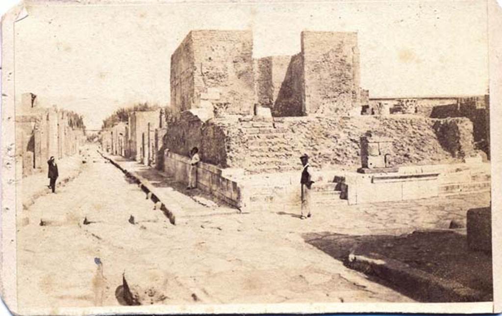 Via della Fortuna on the east side (left) of the crossroads and Via del Foro (right). Between 1867 and 1874.
Photo by Sommer and Behles. Photo courtesy of Charles Marty.