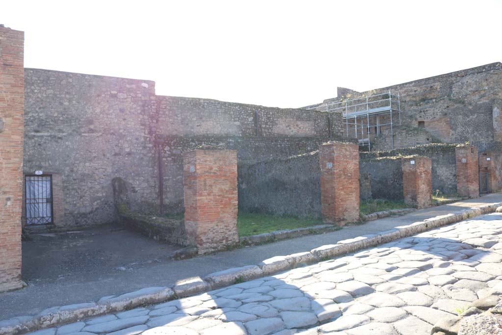 Via delle Terme, Pompeii. December 2018. 
Looking south-west along north side of VII.5 insula, from VII.5.3, on left, towards VII.5.7, on right. Photo courtesy of Aude Durand.
