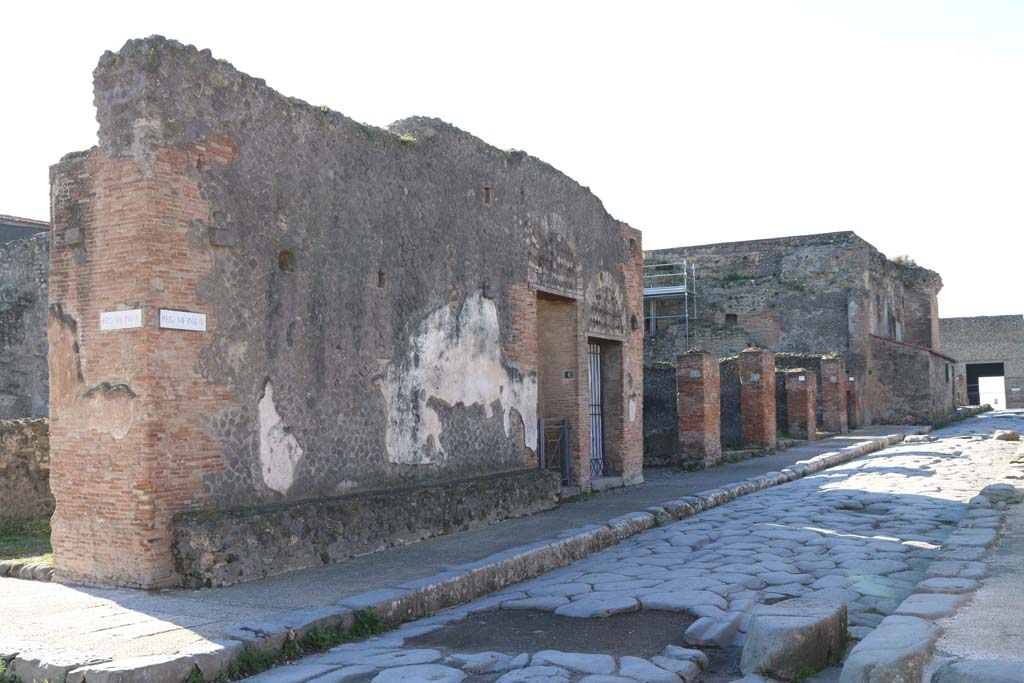 Via delle Terme, south side, Pompeii. December 2018. 
Looking south-west along north side of VII.5 insula, the Forum Baths, from junction with Via del Foro, on left. Photo courtesy of Aude Durand.