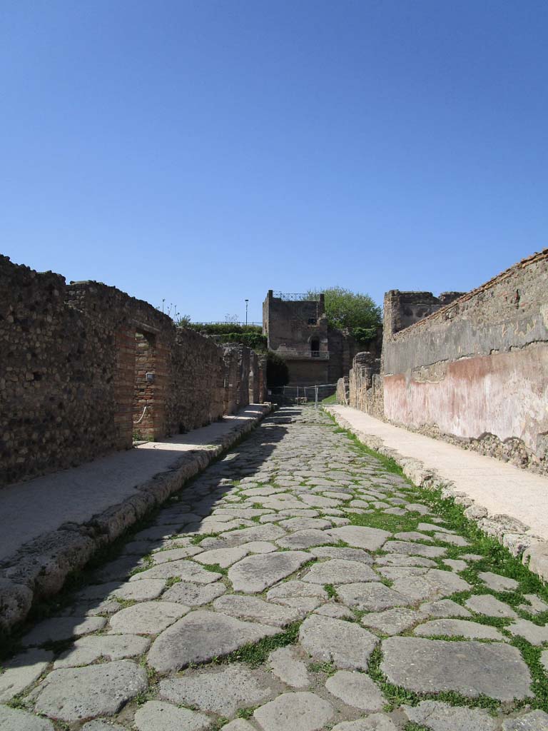 Via di Mercurio, Pompeii, April 2019. Looking north from VI.9.2, on right.
Photo courtesy of Rick Bauer.