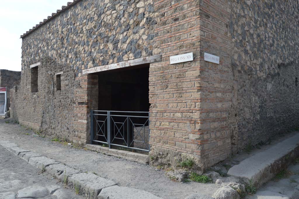 Via di Nocera, west side, Pompeii, on right. October 2017.
Junction with Via della Palestra, on left, looking towards I.14.15 on corner.
Foto Taylor Lauritsen, ERC Grant 681269 DÉCOR.