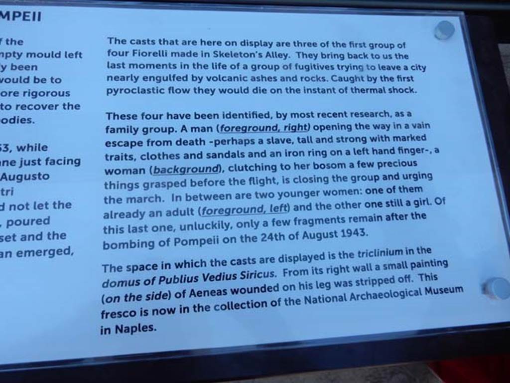 Vicolo degli Scheletri, information card on display in the triclinium of VII.1.47. May 2017. Photo courtesy of Buzz Ferebee.