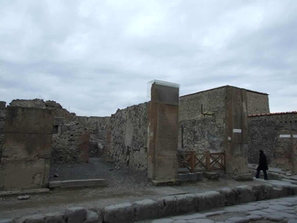 Vicolo della Fullonica, junction on north side of Via delle Terme. December 2007. Looking north-east towards VI.6.3 and VI.6.4.
