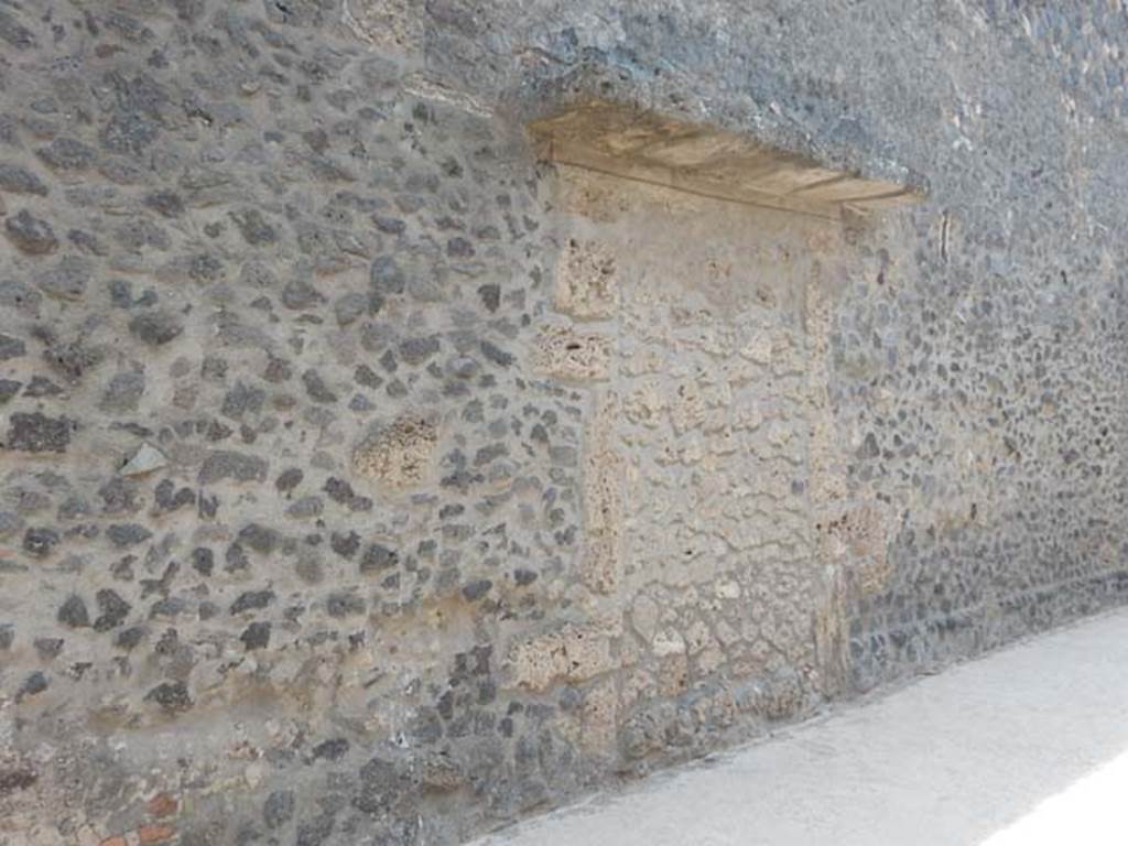 Vicolo della Nave Europa, closed doorway to I.15.3, between I.15 and I.16. May 2017. 
Looking south from the junction with Via di Castricio.  Photo courtesy of Buzz Ferebee.