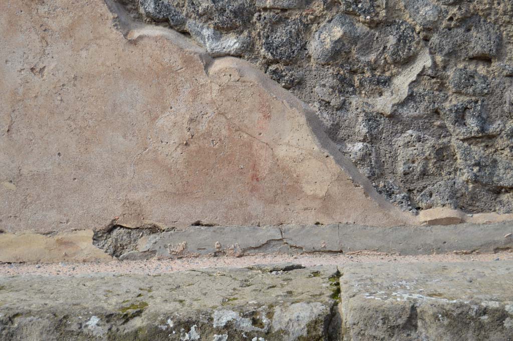 Vicolo di Balbo between IX.2 and IX.1. October 2018. North side, detail from painted plaster on outside wall of IX.2.12.
Foto Taylor Lauritsen, ERC Grant 681269 DÉCOR.