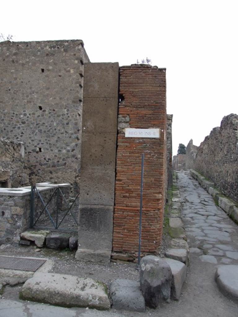 Corner of Via Consolare and Vicolo di Mercurio. December 2007. Looking east.