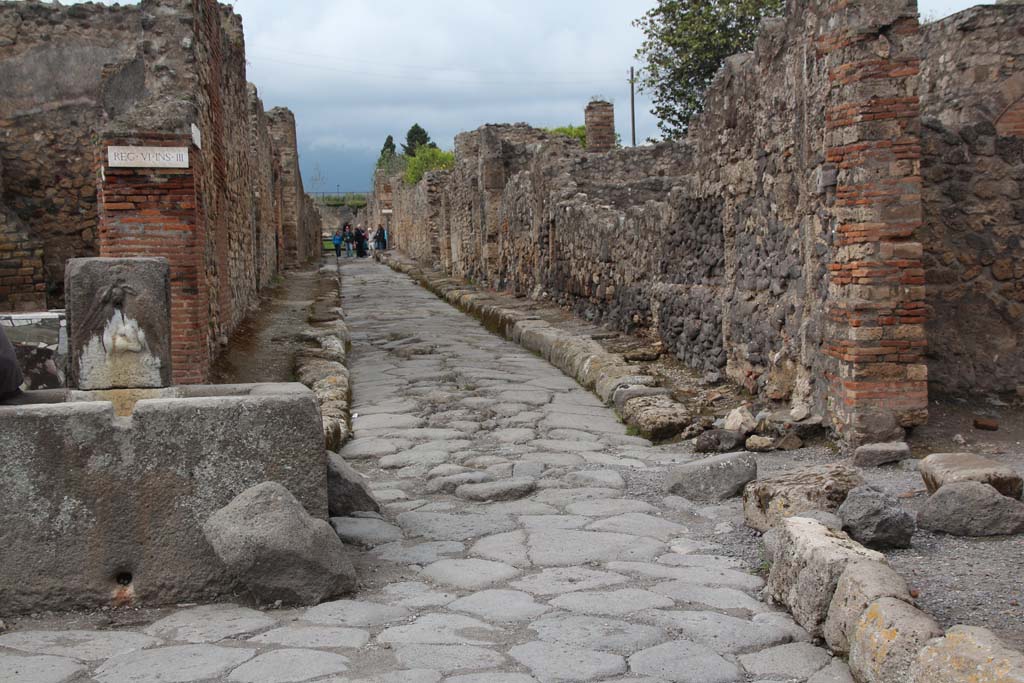 Vicolo di Modesto. April 2014.  
Looking north from junction with Via Consolare between VI.3 and VI.6. Photo courtesy of Klaus Heese.