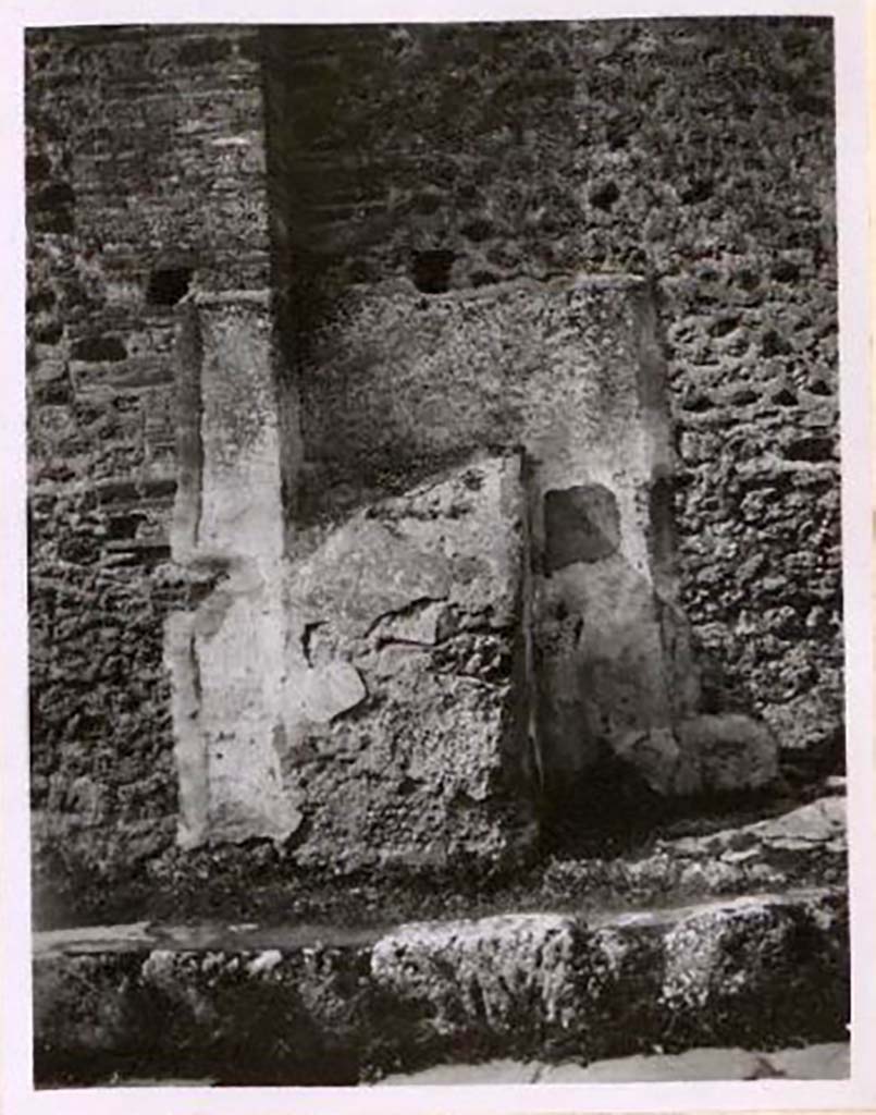 Vicolo di Tesmo, Pompeii. Pre-1943. 
Looking towards west wall on Vicolo di Tesmo, near IX.2.19. Photo by Tatiana Warscher.
According to Warscher- 
this photo was of the masonry support above which was the painting of a warrior, of which nothing remains. 
See Warscher, T. Codex Topographicus Pompeianus, IX.2. (1943), Swedish Institute, Rome. (no.111a.), p. 190.