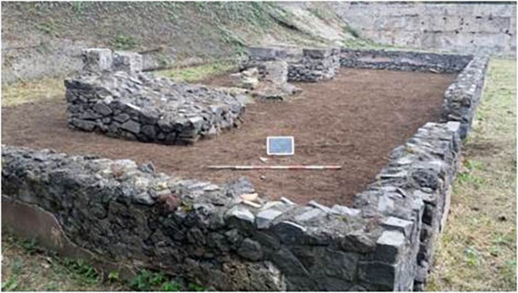 Santuario extraurbano del Fondo Iozzino. 2014. New excavations in progress in inner enclosure. 
Photograph © Parco Archeologico di Pompei.