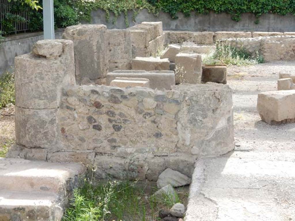 Tempio dionisiaco in località Sant’Abbondio di Pompei. May 2018. North end of west wall.
Photo courtesy of Buzz Ferebee.