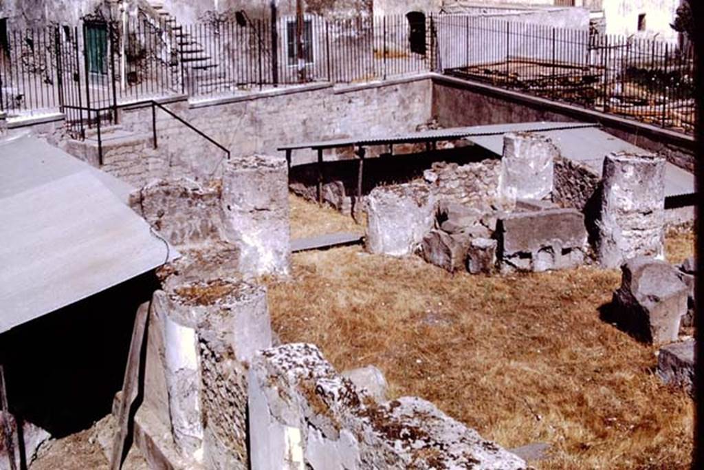 Tempio dionisiaco in località Sant’Abbondio di Pompei. 1973. Looking west. Photo by Stanley A. Jashemski. 
Source: The Wilhelmina and Stanley A. Jashemski archive in the University of Maryland Library, Special Collections (See collection page) and made available under the Creative Commons Attribution-Non Commercial License v.4. See Licence and use details.
J73f0350