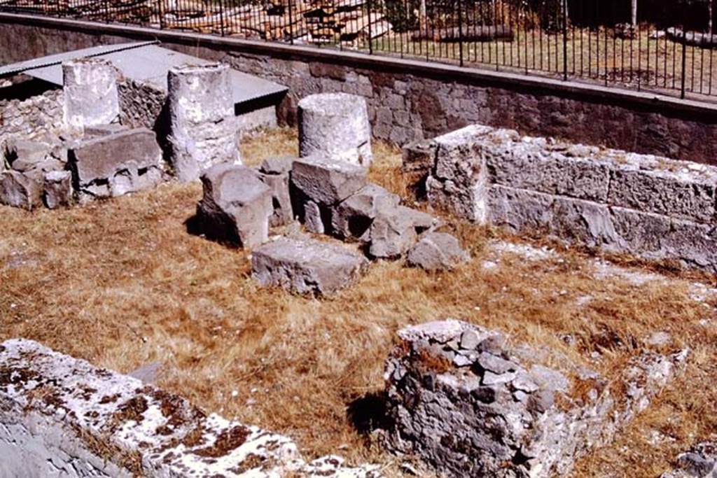 Tempio dionisiaco in località Sant’Abbondio di Pompei. 1973. Looking across to north wall. Photo by Stanley A. Jashemski. 
Source: The Wilhelmina and Stanley A. Jashemski archive in the University of Maryland Library, Special Collections (See collection page) and made available under the Creative Commons Attribution-Non-Commercial License v.4. See Licence and use details.
J73f0351