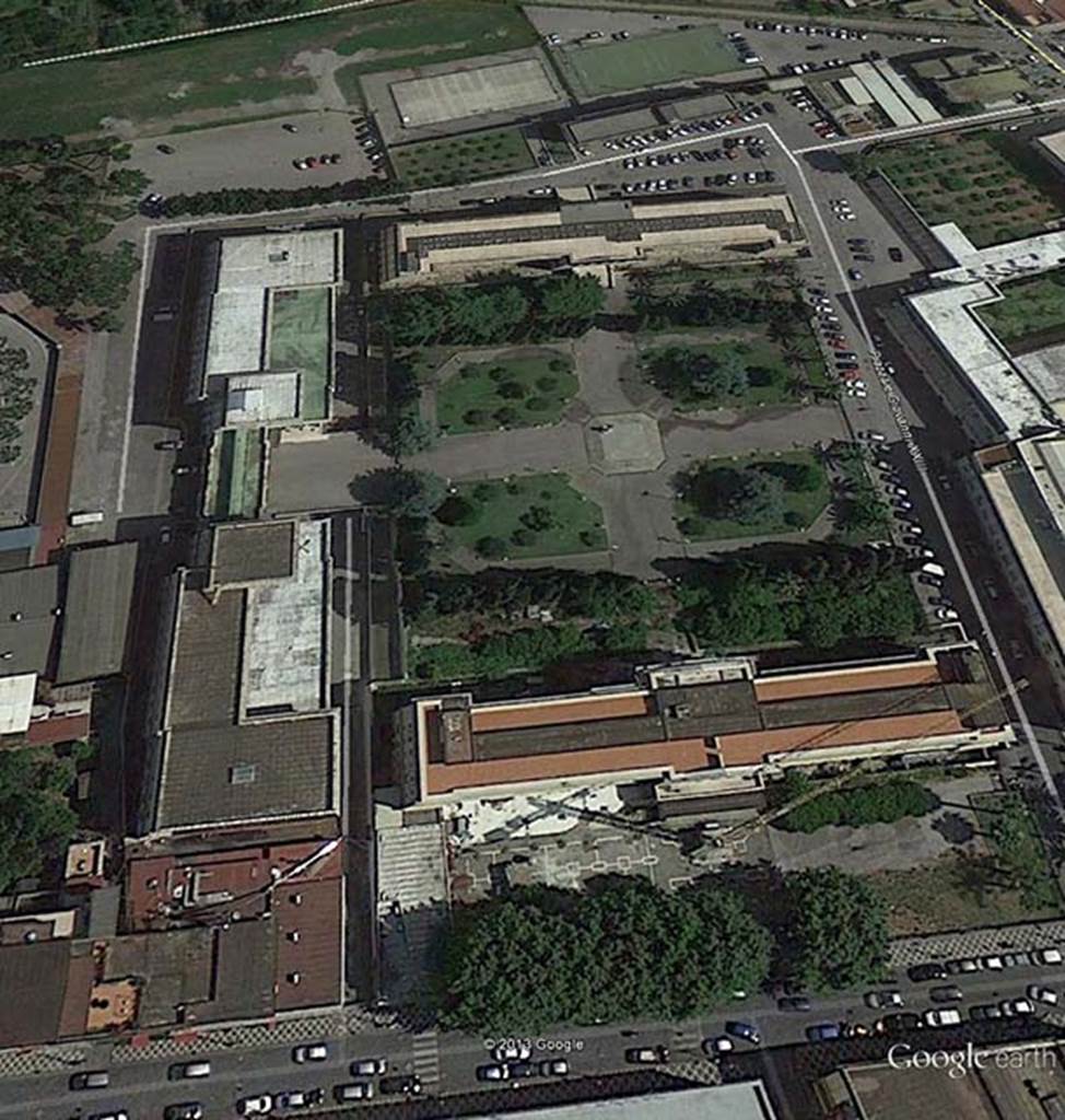 Pompeii, Tombe del Fondo Prelatura. 2012 photo © courtesy of Google Earth.
The tombs were discovered in 1952 during the construction of the modern buildings for the Prelatura di Pompei.
See Stefani G., 1998. Pompei oltre la vita: Nuove testimonianze dalle necropoli, p. 92.