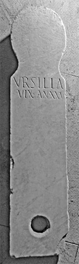 FS94-23. Marble columella of Ursilla.
Columella with inscription
VRSILLA
VIX AN XXV
 
Ursilla
vix(it) an(nis) XXV
Burial of a slave.
See Notizie degli Scavi di Antichità, 1894, p. 384, no. 15.
Photo © Umberto Soldovieri.