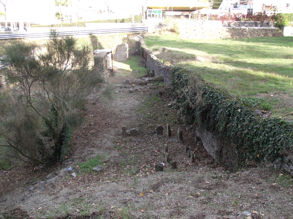 FPSA Pompeii. August 2011. Looking east above FPSA along rear of tombs FPSB to FPSH. 
Photo courtesy of Peter Gurney.