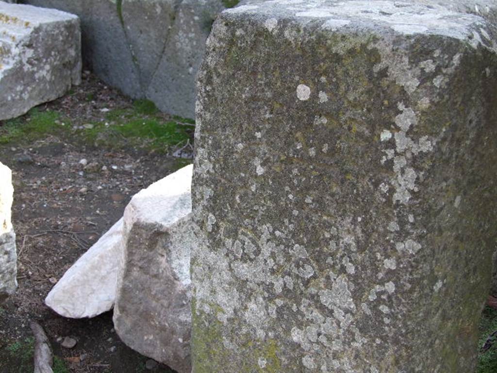 HGW03 Pompeii. December 2006. Boundary stone of tomb.