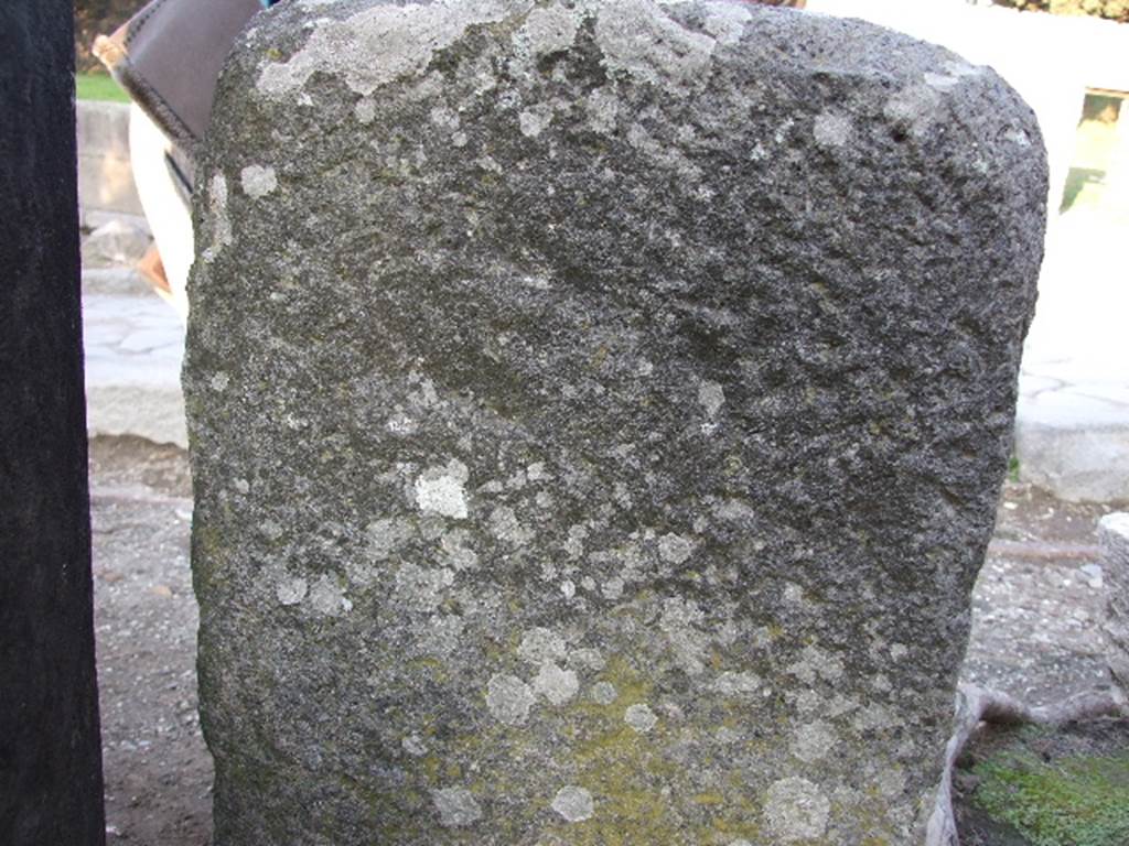 HGW03 Pompeii. December 2006. Rear of boundary stone of tomb.