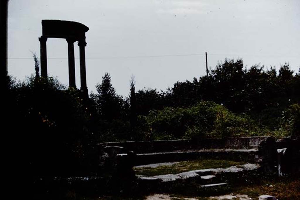 HGW04 Pompeii. 1961. Looking west towards the schola tomb of Mamia.  Photo by Stanley A. Jashemski.
Source: The Wilhelmina and Stanley A. Jashemski archive in the University of Maryland Library, Special Collections (See collection page) and made available under the Creative Commons Attribution-Non Commercial License v.4. See Licence and use details. 
J61f0614