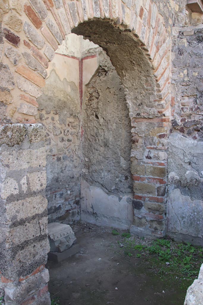 HGW25 Pompeii. Part of Villa of Diomedes. October 2023.
Room 7,8, arched area at south end of room. Photo courtesy of Klaus Heese.