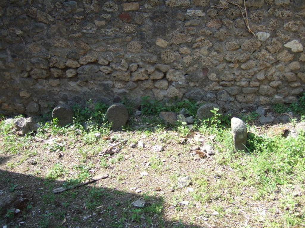 Pompeii Porta Nocera. Tomb 16EN, four columelle near north wall and north-east corner. May 2006.