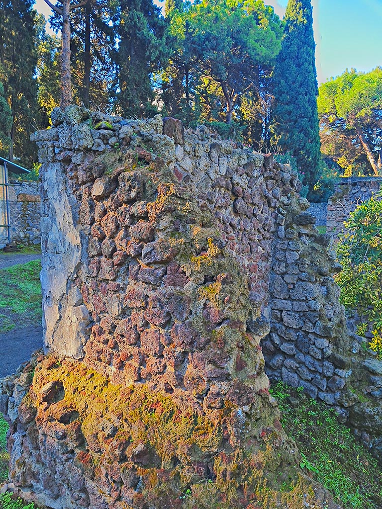 Pompeii Porta Nocera tombs. October 2024. 
Tomb 30EN, looking south-west from rear of tomb. Photo courtesy of Giuseppe Ciaramella.