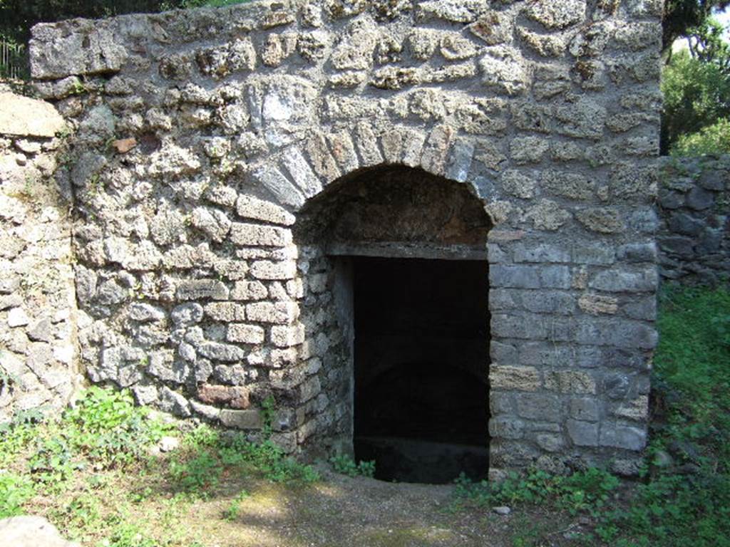 Pompeii Porta Nocera. Tomb 7ES. May 2006. Entrance to hypogeum or underground room.