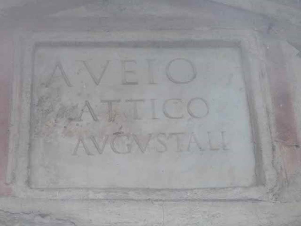 Pompeii Porta Nocera. Tomb 11ES. May 2010. Marble plaque with latin inscription:
A(ulus) VEIO
ATTICO
AVGVSTALI.