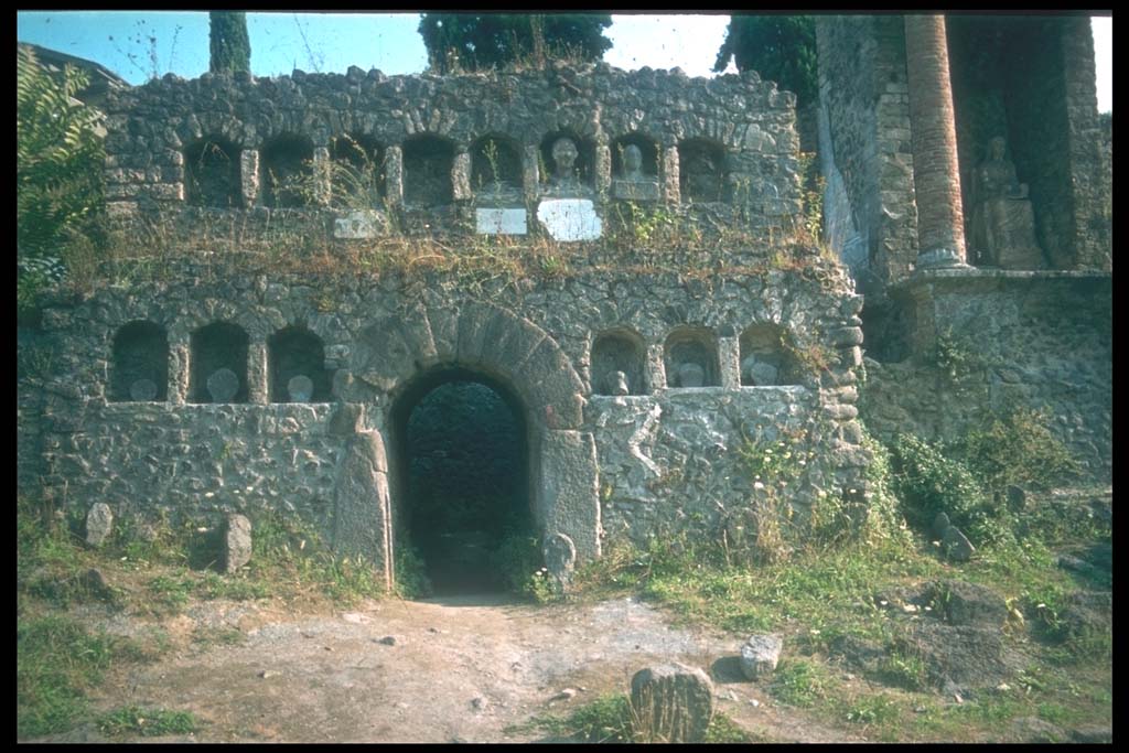 Pompeii Porta Nocera Tomb 7OS. Looking south.
Photographed 1970-79 by Günther Einhorn, picture courtesy of his son Ralf Einhorn.
