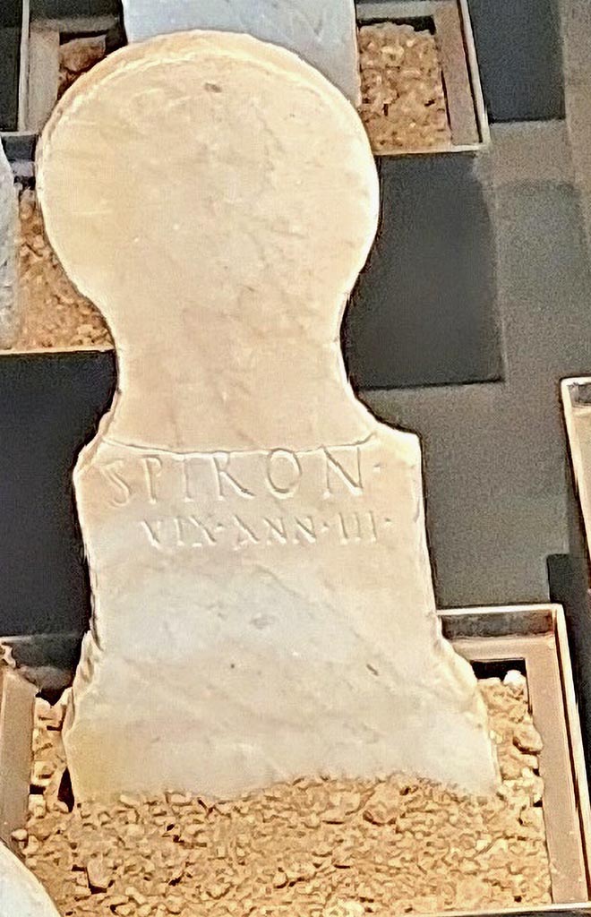 Pompeii Porta Nocera. March 2024. Tomb 7OS. Cippus of Spiron.
SPIRON
VIX(it) ANN(is) III
On display in exhibition “L’altra Pompei, vite comuni all’ombra del Vesuvio”.
Photo courtesy of Giuseppe Ciaramella.