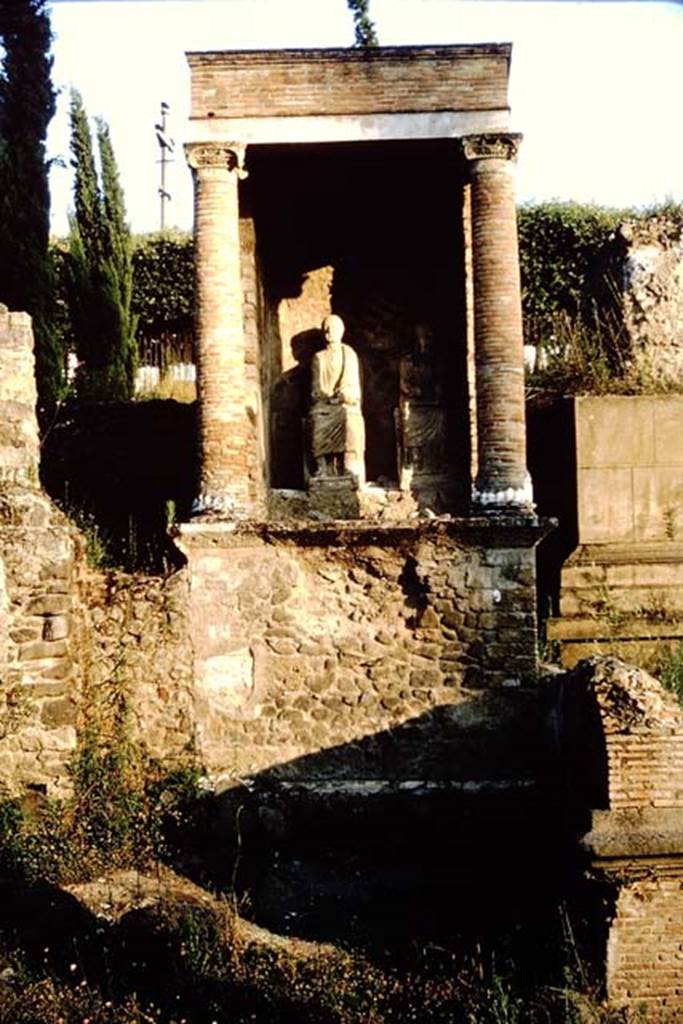 Pompeii Porta Nocera. 1964. Tomb 9OS. Looking south. 
Photo by Stanley A. Jashemski.
Source: The Wilhelmina and Stanley A. Jashemski archive in the University of Maryland Library, Special Collections (See collection page) and made available under the Creative Commons Attribution-Non-Commercial License v.4. See Licence and use details.
J64f1660