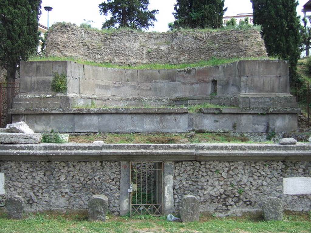 Pompeii Porta Nocera Tomb 11OS. May 2006. Tomb of Eumachia, and front wall.