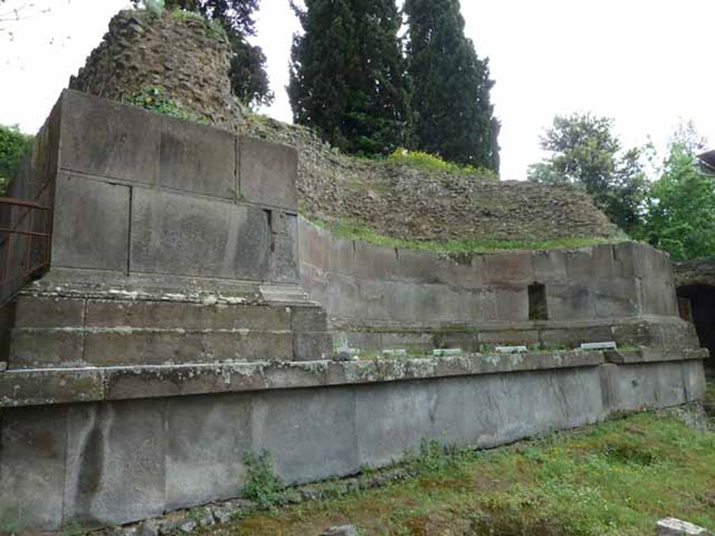 Pompeii Porta Nocera. Tomb 11OS. May 2010. Monumental exedra of Eumachia.