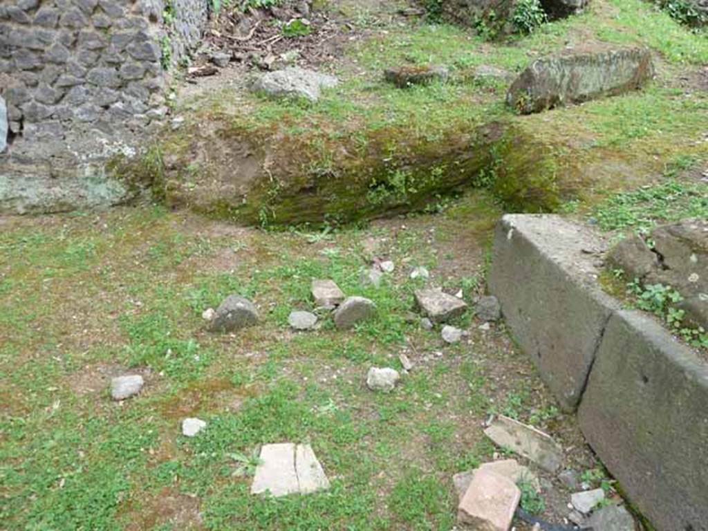 Pompeii Porta Nocera. Tomb 17OS. May 2010. Two columellae, in situ, on the south side.