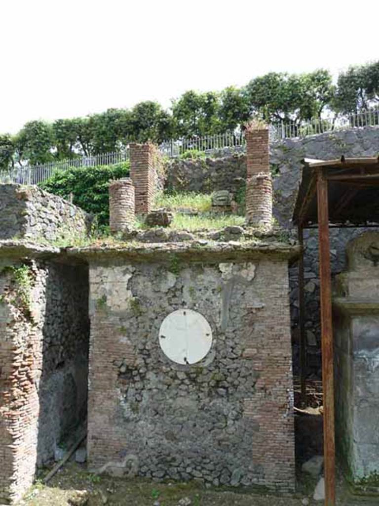 Pompeii Porta Nocera. Tomb 29OS. May 2010. Tomb of Lucius Caesius and Annedia.
Aedicula and podium.