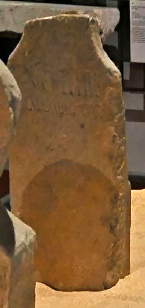 PM9 Pompeii. Marble columella of Caius Novellius Natalis. Found 20th April 1755.
Photo courtesy of Giuseppe Ciaramella.
Now in Naples Archaeological Museum. Inventory number 3907.