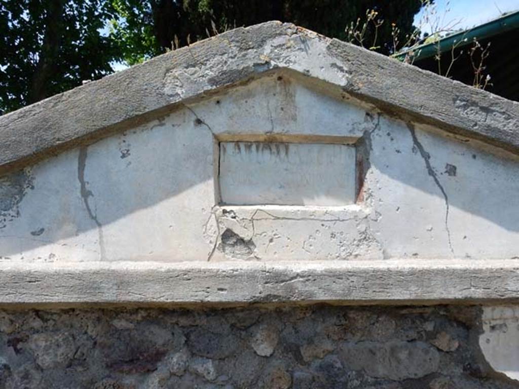 Pompeii VGI. May 2015. Marble plaque with Latin inscription. 
Photo courtesy of Buzz Ferebee.