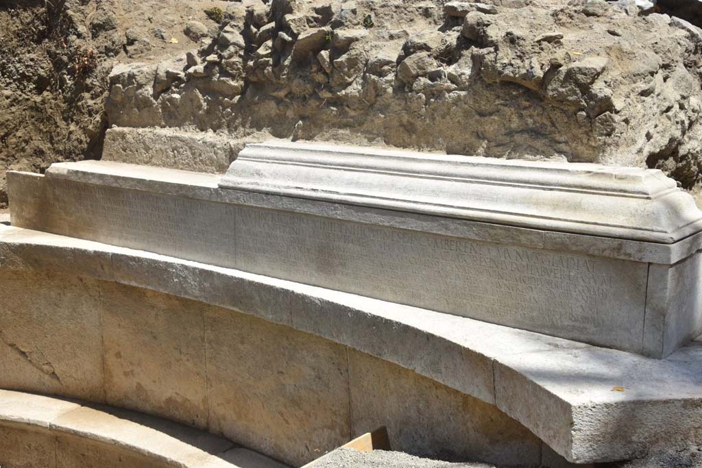 SG6 Pompeii. 4 metre long inscription, showing 7 rows, in the form of a res gestae (life achievements).
It does not include the deceased's name but describes in detail the life of the man buried within it.
Photograph © Parco Archeologico di Pompei.