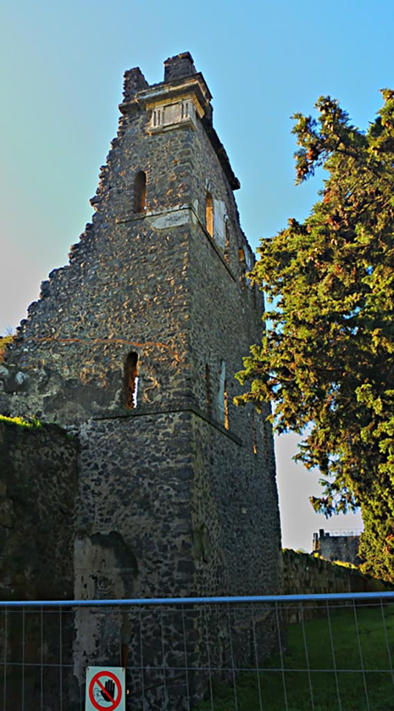 Tower X, Pompeii. December 2019. 
East side of the tower. Photo courtesy of Giuseppe Ciaramella.