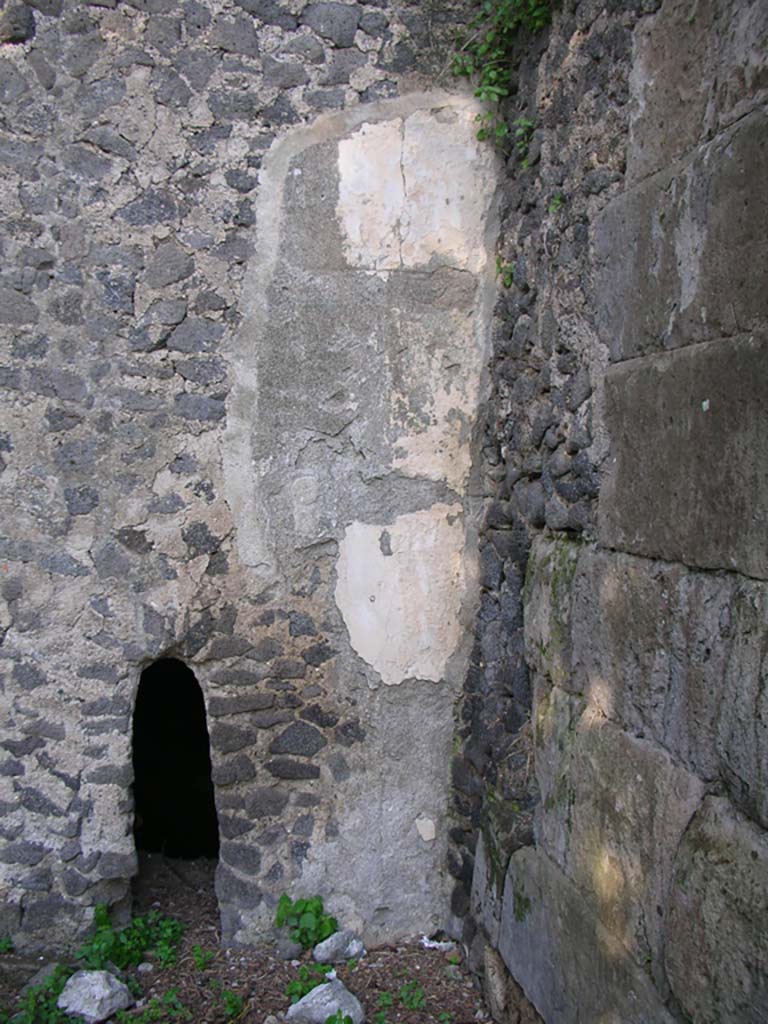 Tower X, Pompeii. May 2010. 
Looking east to exterior window on west side of lower floor. Photo courtesy of Ivo van der Graaff.