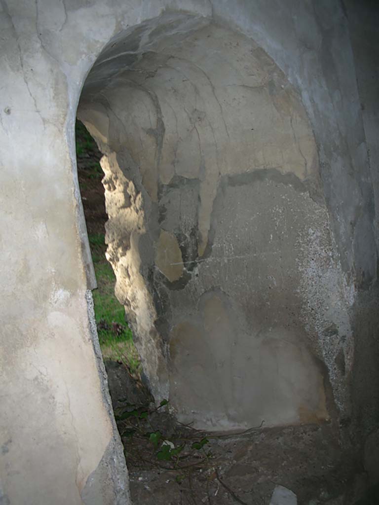 Tower X, Pompeii. May 2010. 
East side of arrow slit/window at west end of north wall. Photo courtesy of Ivo van der Graaff.