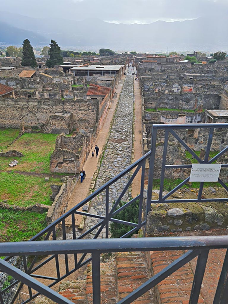 Tower XI, Pompeii. November 2023. 
Looking south from upper floor along Via di Mercurio. Photo courtesy of Giuseppe Ciaramella.