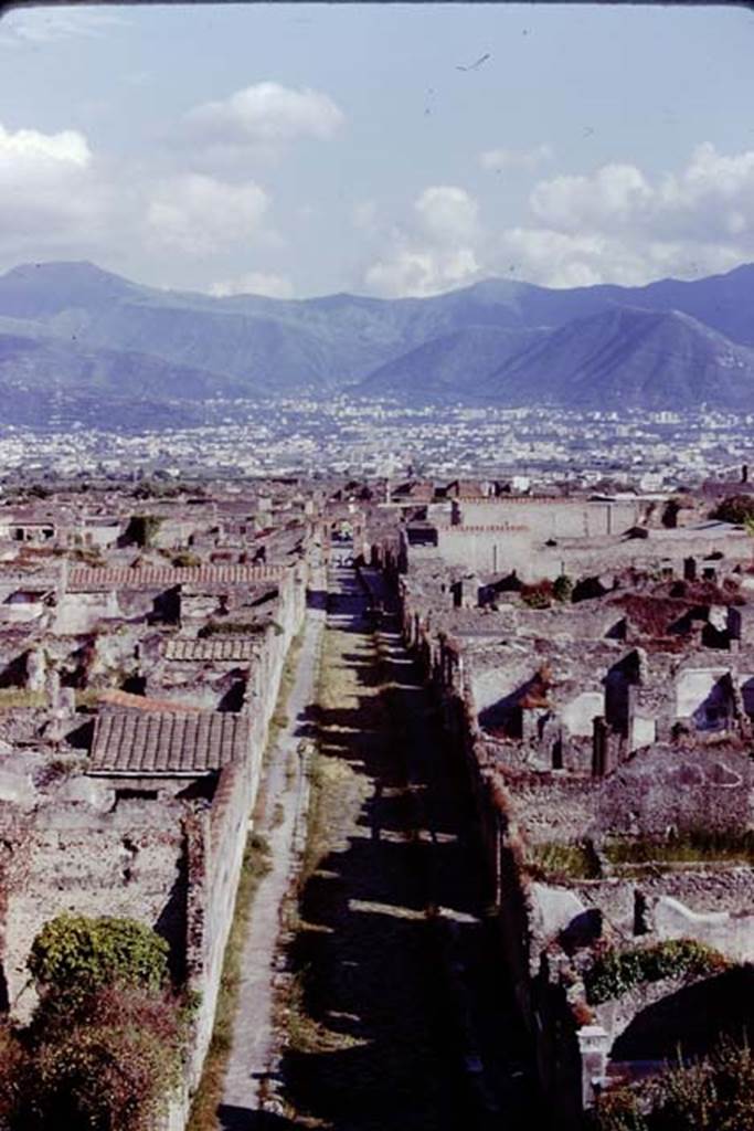 T11 Pompeii. Tower XI. 1978. Looking south along Via Mercurio. Photo by Stanley A. Jashemski.   
Source: The Wilhelmina and Stanley A. Jashemski archive in the University of Maryland Library, Special Collections (See collection page) and made available under the Creative Commons Attribution-Non Commercial License v.4. See Licence and use details. J78f0190