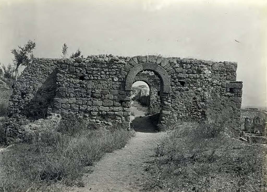 T11 Pompeii. c.1890. Tower XI looking east towards western entrance, from top of walls. 
Photo by Peter Paul Mackey (1851-1935) courtesy of British School at Rome Digital Collections.
See https://digitalcollections.bsr.ac.uk/islandora/object/MACKEY:1101