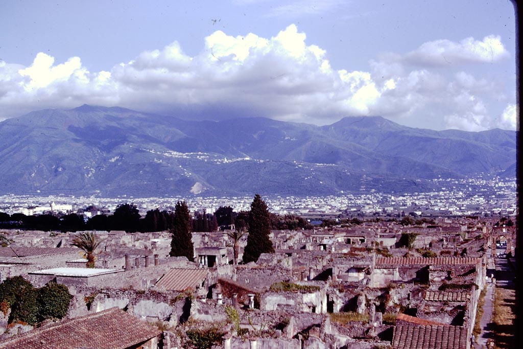 T11 Pompeii. Tower XI. 1978. Looking towards the east side of Via Mercurio, on right. Photo by Stanley A. Jashemski.   
Source: The Wilhelmina and Stanley A. Jashemski archive in the University of Maryland Library, Special Collections (See collection page) and made available under the Creative Commons Attribution-Non-Commercial License v.4. See Licence and use details.
J78f0196