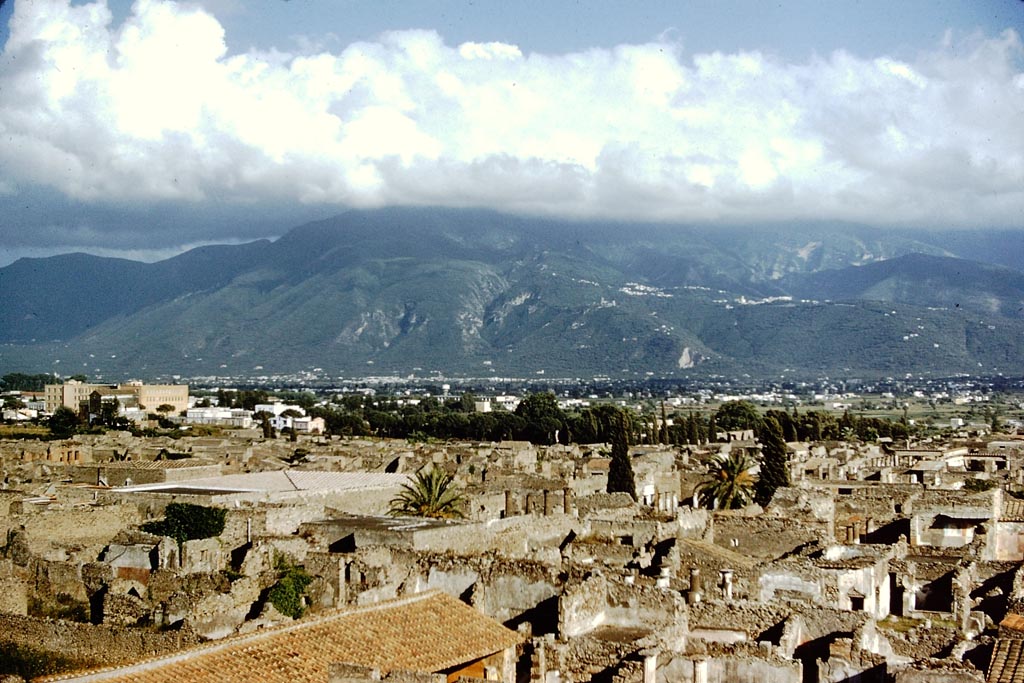 T11 Pompeii. Tower XI. 1959. Looking south-east towards modern Pompeii. Photo by Stanley A. Jashemski.
Source: The Wilhelmina and Stanley A. Jashemski archive in the University of Maryland Library, Special Collections (See collection page) and made available under the Creative Commons Attribution-Non-Commercial License v.4. See Licence and use details.
J59f0598