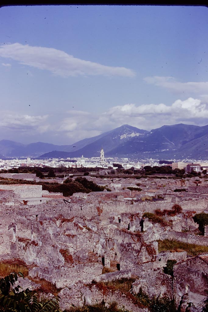 T11 Pompeii. Tower XI. 1978. Looking south-east. Photo by Stanley A. Jashemski.   
Source: The Wilhelmina and Stanley A. Jashemski archive in the University of Maryland Library, Special Collections (See collection page) and made available under the Creative Commons Attribution-Non-Commercial License v.4. See Licence and use details.
J78f0193
