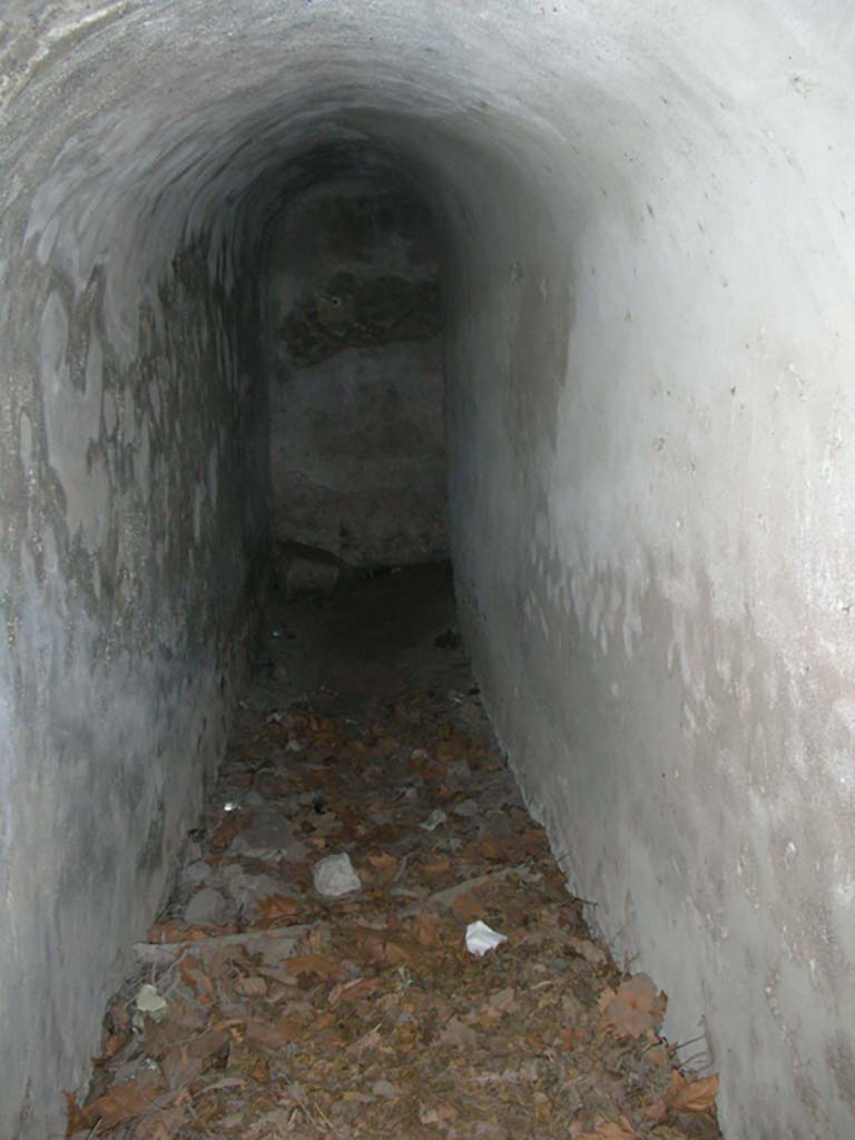 Tower XI, Pompeii. May 2010. Corridor/passageway. Photo courtesy of Ivo van der Graaff.